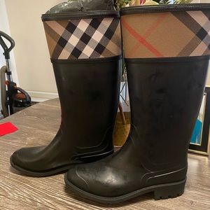 BURBERRY rubber rain boots. NEVER WORN.